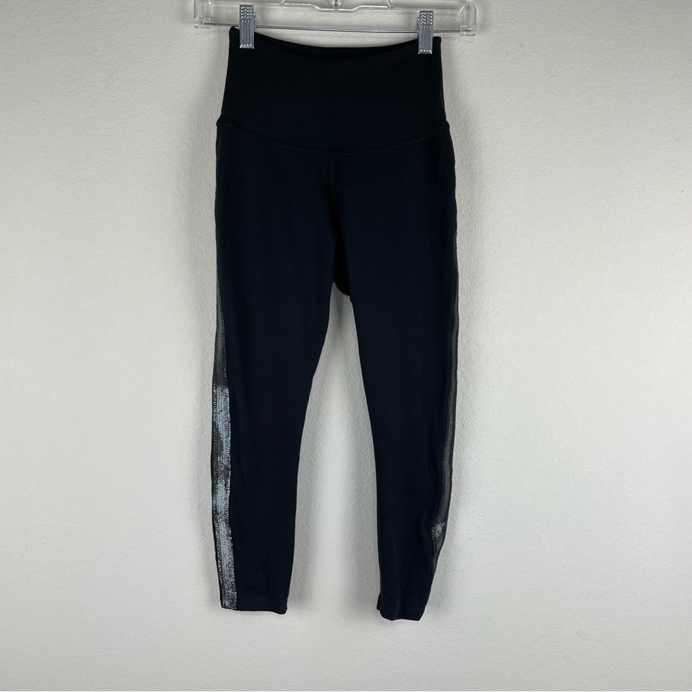 Beyond Yoga Black Metallic Side Stripe Athletic Athleisure Capri Leggings XS